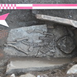 Figura 47. Sepoltura 5334*, la più antica delle sepolture, lungo [5272], nell’ambiente 23.