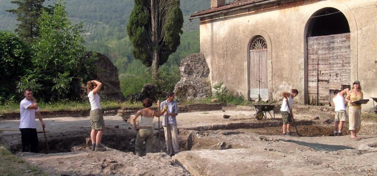 Excavations in the cortile, 2006.