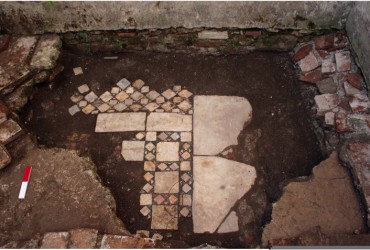 Figure 1. Fragment of Cosmatesque floor 3017 in the presbytery of the church.